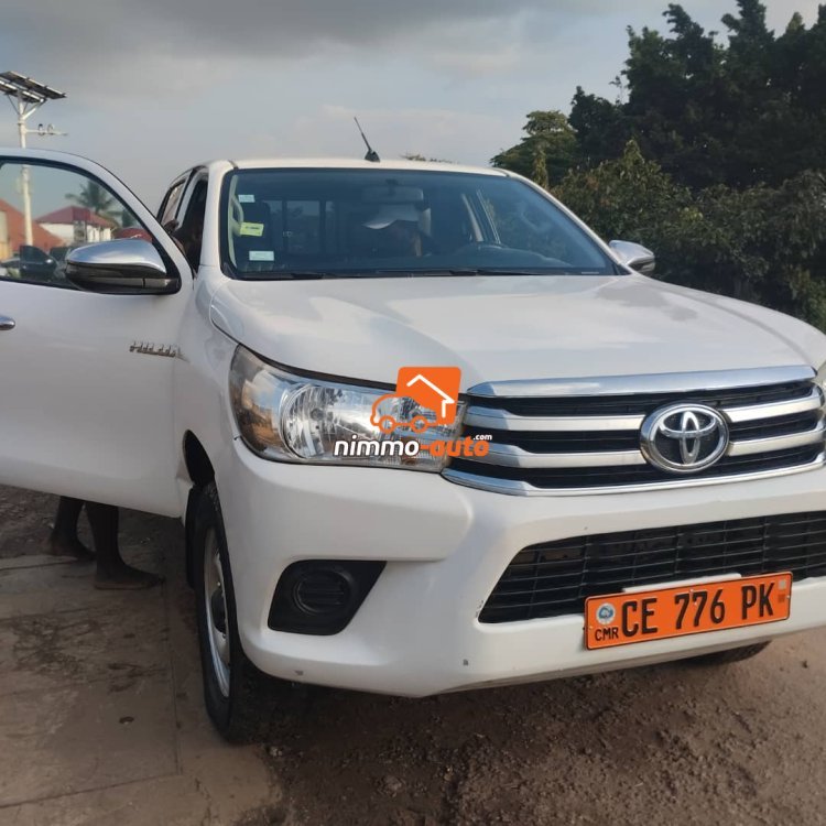 MAGNIFIQUE TOYOTA HILUX A LOUER DANS LA VILLE DE YAOUNDE ET EN DEHORS