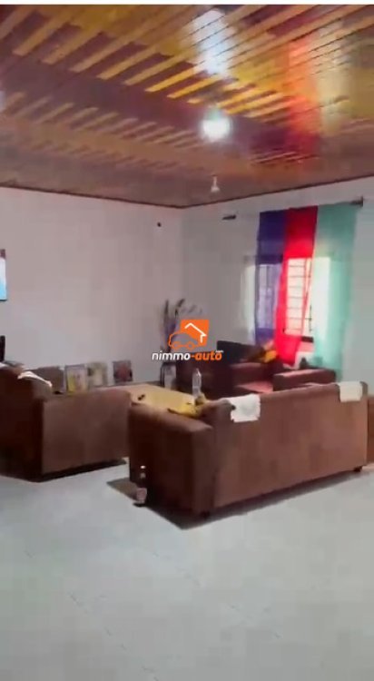TRES BELLE  VILLA  A VENDRE A DOUALA YASSA