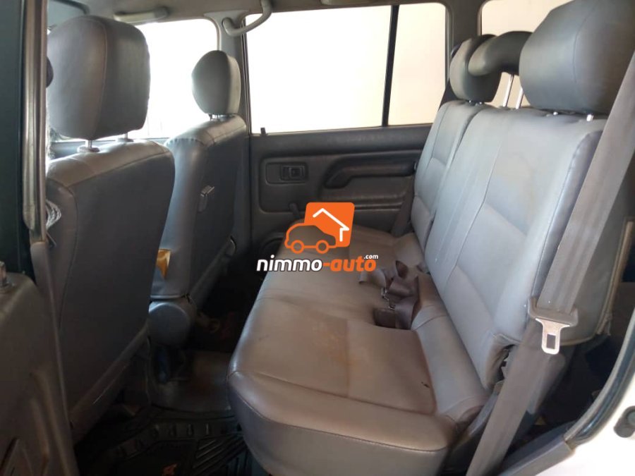 PRADO POUR SAFARI A LOUER DANS LA VILLE DE YAOUNDE