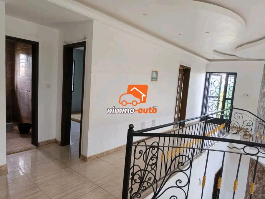 BEAU DUPLEX A VENDRE A ZALOM PAR AWAE