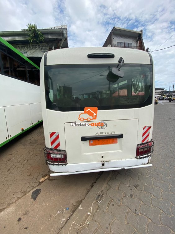 COASTER TOYOTA A LOUER DANS LA VILLE DE DOUALA