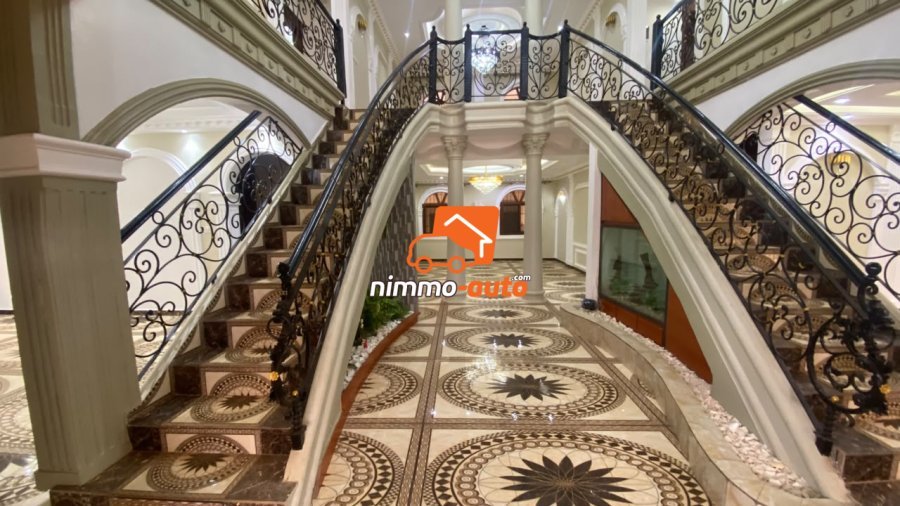 TRES GRAND ET BEAU ET MAGNIFIQUE DUPLEX  A VENDRE A ODZA TOUTOULI