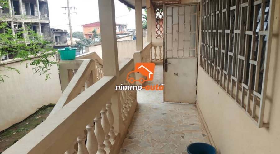 TRES BELLE VILLA  A LOUER A YAOUNDE MIMBOMAN
