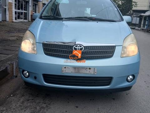 TOYOTA COROLLA VERSO