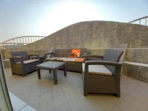 Penthouse (appartement meublé luxueux au dernier étage) à louer à Bastos