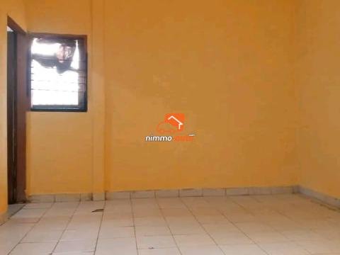 vaste appartement moderne à louer à nkolbison