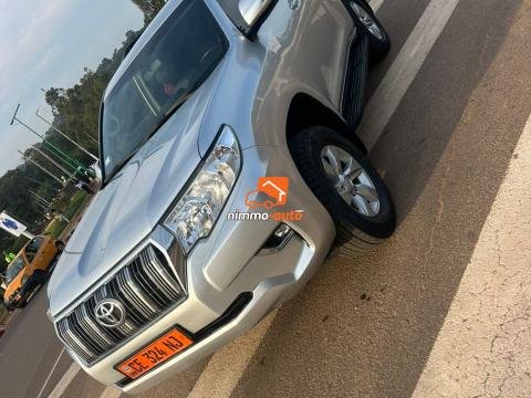 Magnifique Prado à louer pour tous vos déplacements dans la ville et en dehors