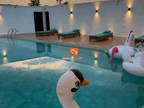Magnifique appartement meublé luxueux avec piscine à louer à Odza