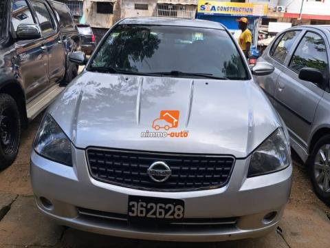 Nissan Altima à louer