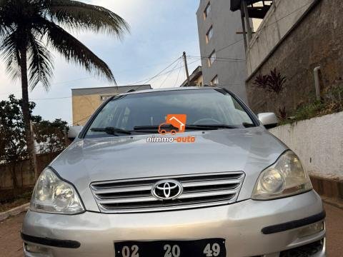 toyota avensis à vendre