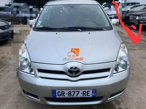 COROLLA VERSO