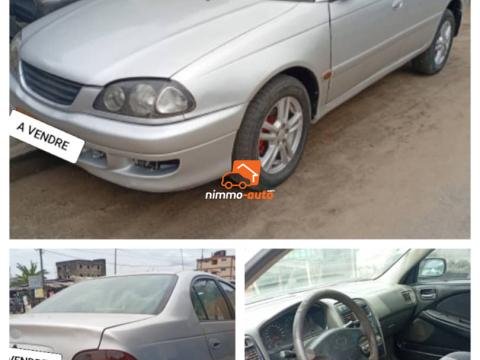 Toyota Avensis berline année 1998