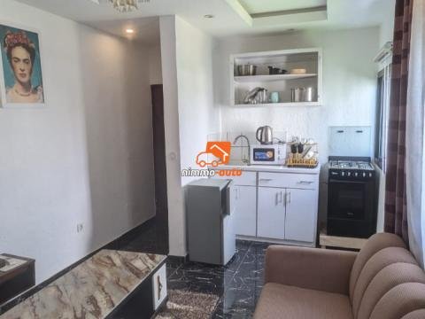 Vaste studio meublé à louer au quartier MAKEPE