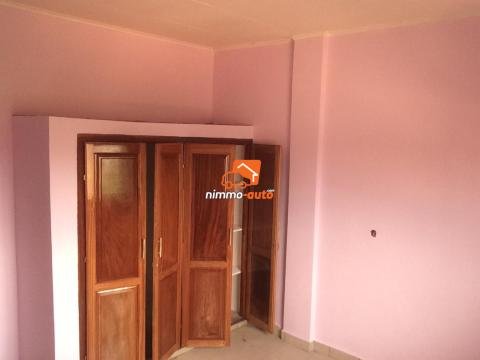 Appartement moderne a efoulan en bordure de route