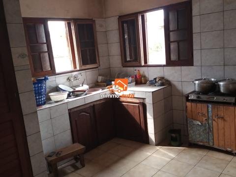 Duplex a vendre a Biyem assi