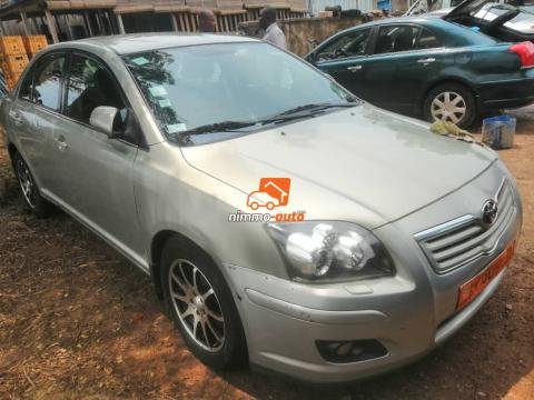 Toyota Avensis à louer à Kribi