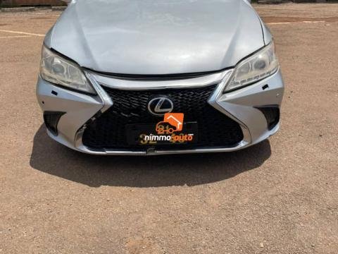 LEXUS ESO50, 2015