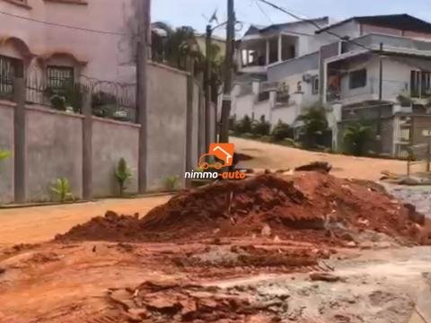 Terrain titré à vendre à omnisports