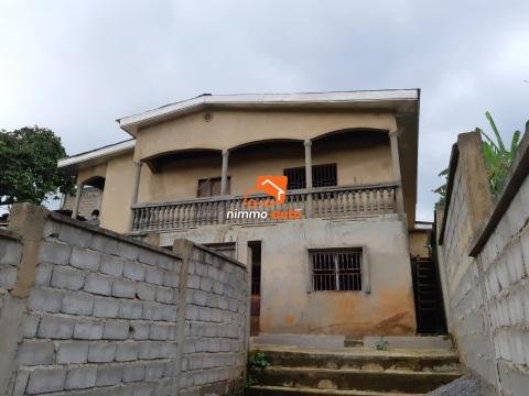 Duplex à vendre au Carrefour Nkolbisson
