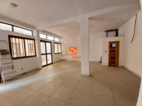 Grand Bureau Haut Standing de 80m² à Melen