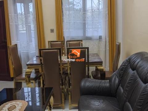 Vaste appartement meublé à louer