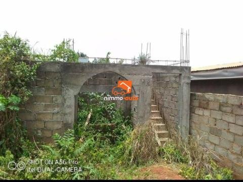 Maison en chantier à vendre à OLONG par EKOUNDOUM