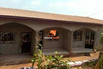 Maison à vendre à Abang sur la route mfou