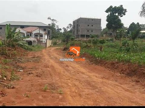 Terrain constructible à Nkozoa