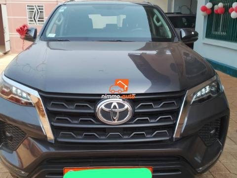 TOYOTA FORTUNER