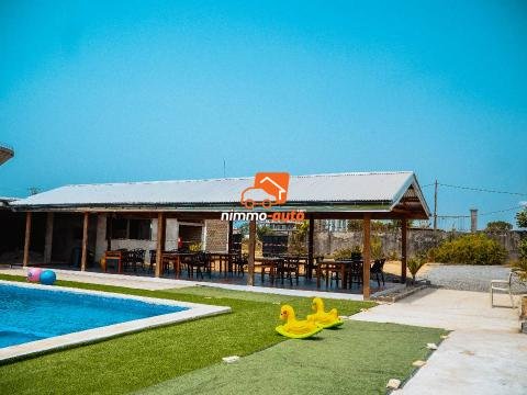 Chambre spacieuse avec piscine à louer à kribi (Mpangou)