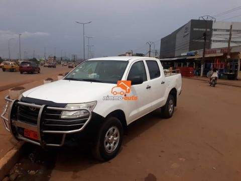 Pick up Hilux 4x4 climatisé à louer
