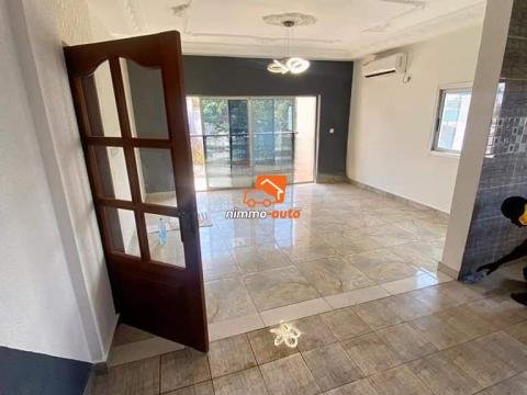 Appartement très haut standing à louer à Bastos