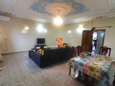 Appartement haut standing à louer à Efoulan pont