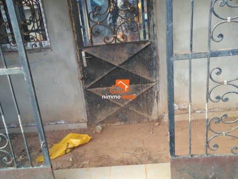 Chambre nouvellement construite à Nkolbisson