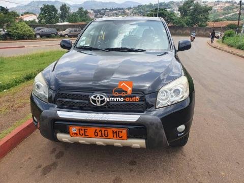 RAV 4 de luxe à louer