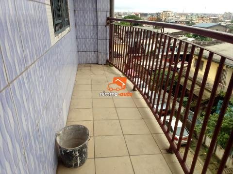 Très bel appartement à louer à Bonamoussadi