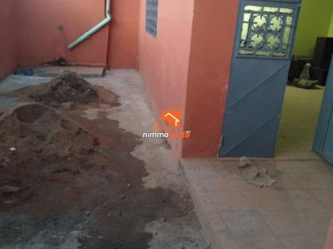 Vaste appartement individuel à louer à Biyemassi Superette