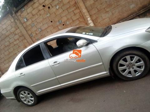 Toyota Avensis à louer à bon prix à Yaoundé