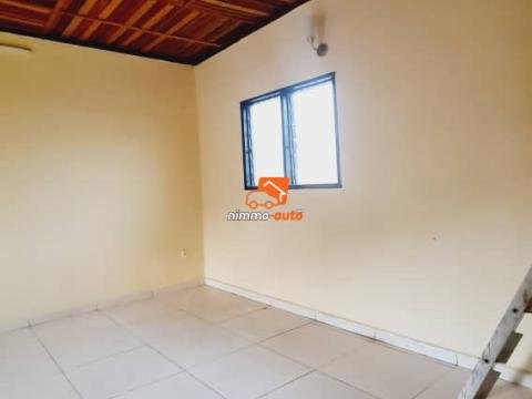Appartement moderne bon standing à louer à Superette Biyemassi