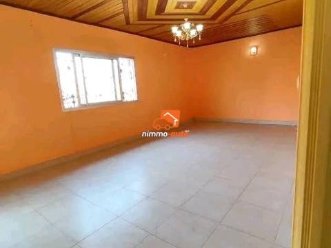 A Nsimeyong terre rouge appartement haut standing à louer