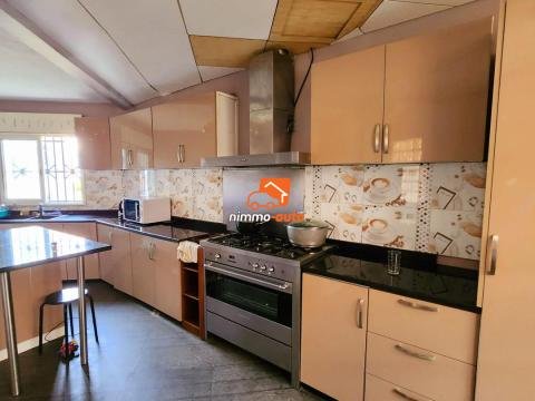 Luxueux duplex à vendre au Golf Bastos