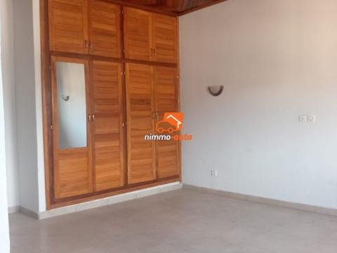 Appartement haut standing nouvellement construit à louer à Ndogbong