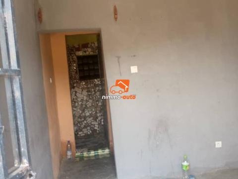 Simple studio à louer à Akwa nord