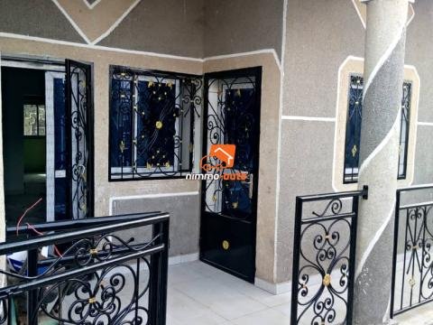 Plusieurs appartements nouvellement construits à louer au carrefour Kameni
