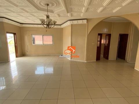 Appartement moderne bien spacieux à louer à Biyemassi