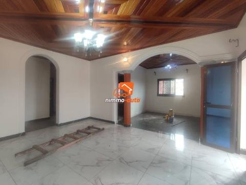 Appartement moderne très chic à louer à Odza Brigade