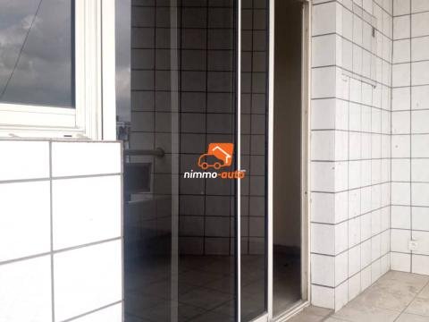 A well placed and secured spacious apartment to let at Saint Michel-Terminus