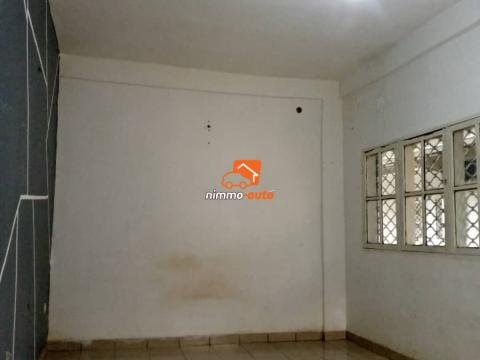 An apartment to let at Yassa not far from Eneo
