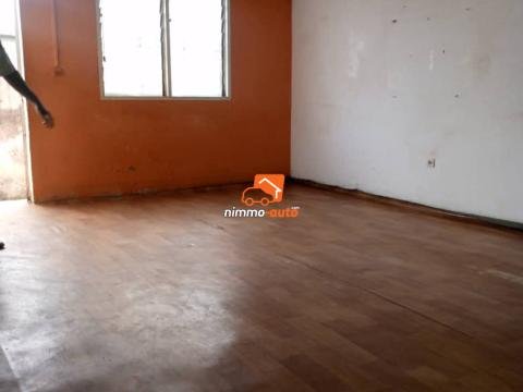 Mini villa en pleine réfection à louer à Ngousso