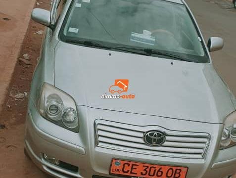 Toyota avensis à louer dans la ville et en dehors avec ou sans chauffeur